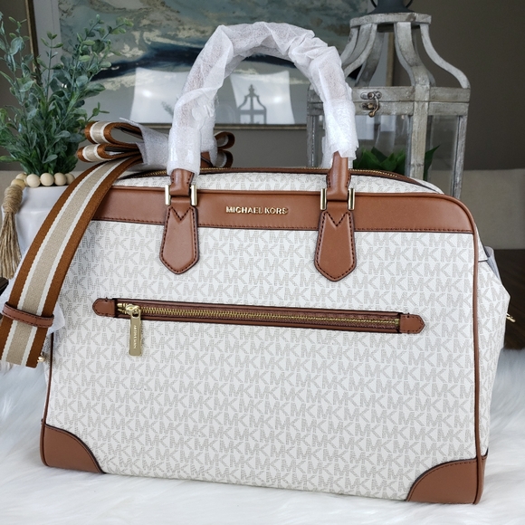 🌺NWT Michael Kors travel LG weekender bag Vanilla - Picture 2 of 8